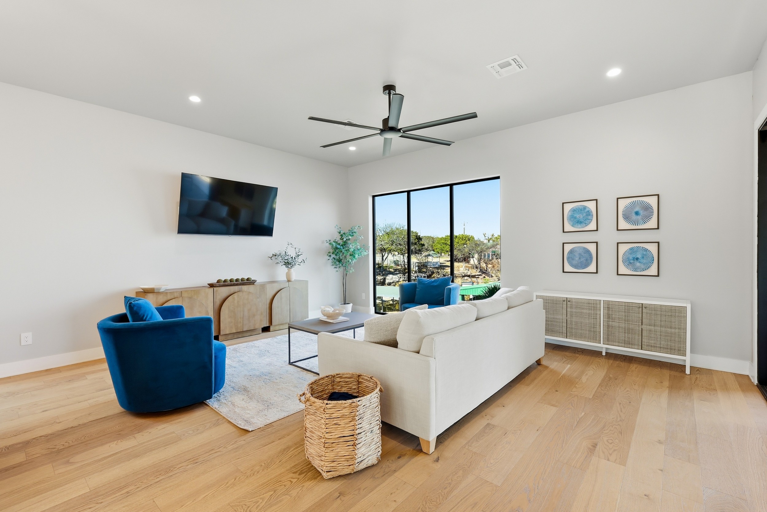 7 Breakwater Bnd RESHOOT FINAL-1